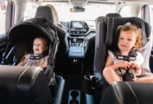 how much should a baby weigh to face forward in car seat