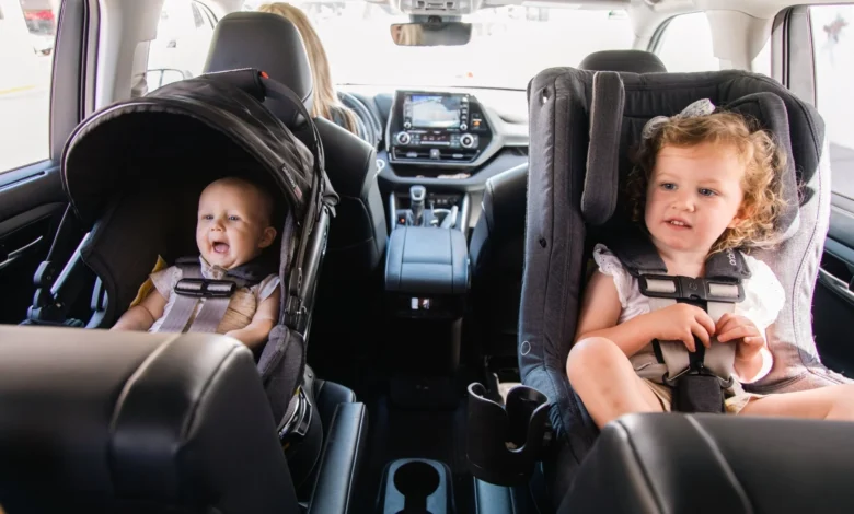 how much should a baby weigh to face forward in car seat